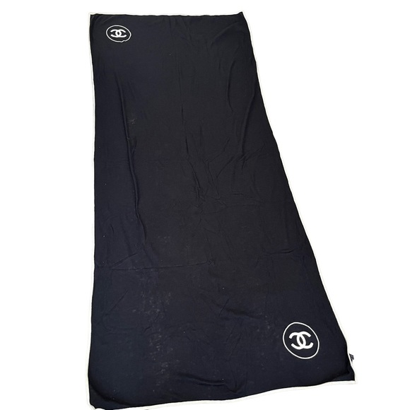 2011 Chanel cashmere stole - Picture 2 of 10